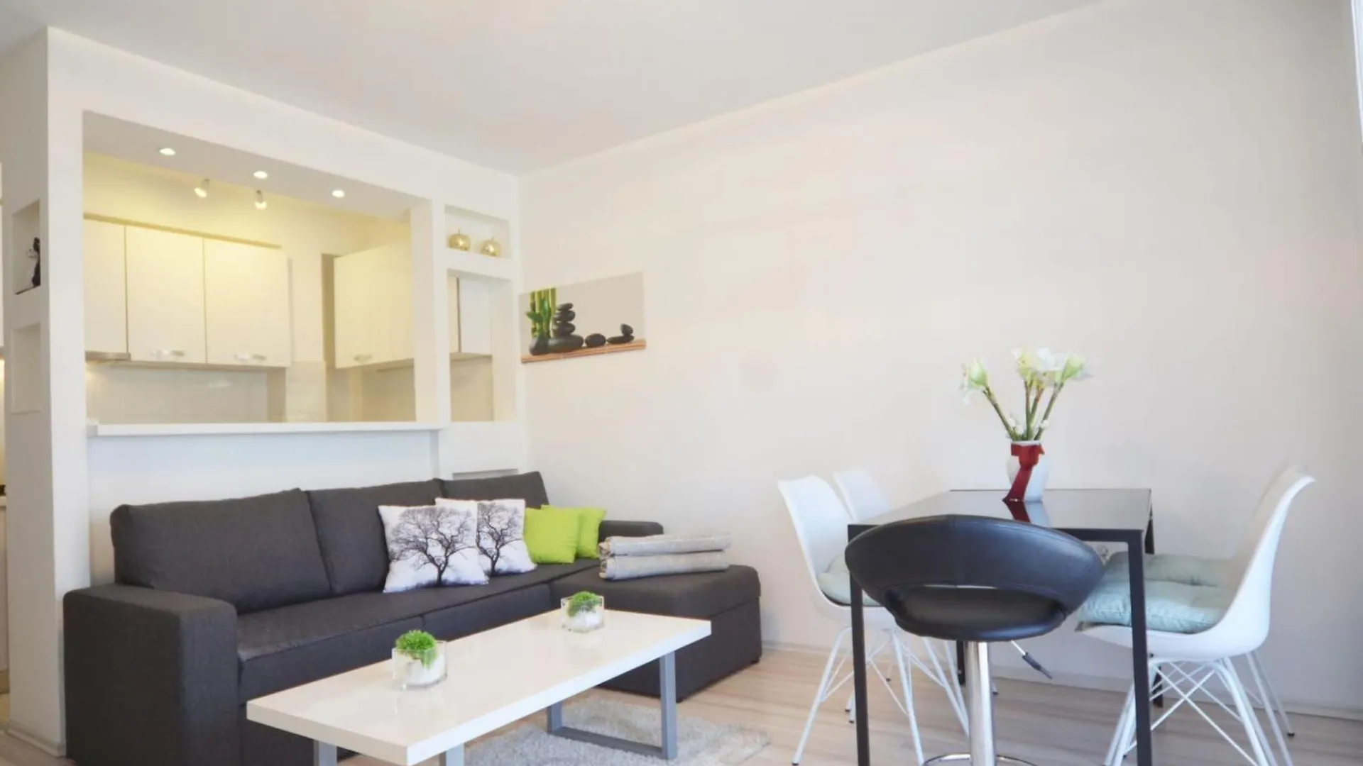 Peaceful And Elegant Rovinj Apartment - One Bedroom Apartment With Balcony